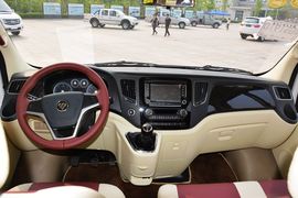 2015款福田图雅诺2.8T长轴商旅版