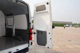 2015款福田图雅诺2.8T短轴商运版