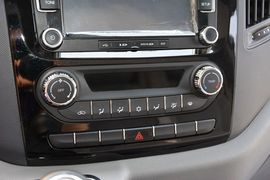 2015款福田图雅诺2.8T短轴商运版