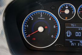 2015款福田图雅诺2.8T短轴商运版