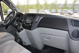 2015款福田图雅诺2.8T短轴商运版