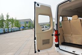 2015款福田图雅诺2.8T长轴商旅版ISF2.8s41P