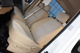 2015款福田图雅诺2.8T长轴商旅版ISF2.8s41P