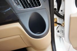 2015款福田图雅诺2.8T长轴商旅版ISF2.8s41P