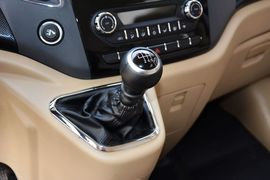 2015款福田图雅诺2.8T长轴商旅版ISF2.8s41P