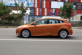 2015款全新换代两厢福克斯实拍