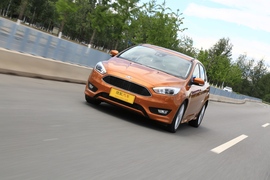 2015款全新换代两厢福克斯实拍