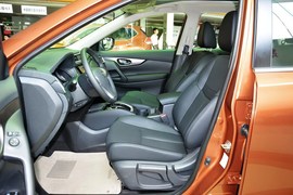 2014款日产奇骏2.0L