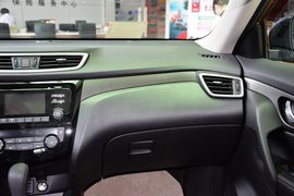 2014款日产奇骏2.0L