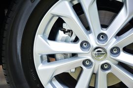 2014款日产奇骏2.0L