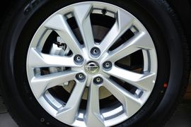 2014款日产奇骏2.0L