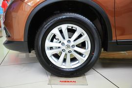 2014款日产奇骏2.0L