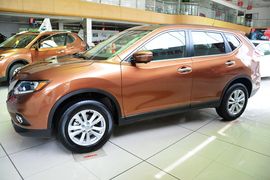 2014款日产奇骏2.0L