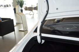 2015款现代悦动1.6L自动豪华型