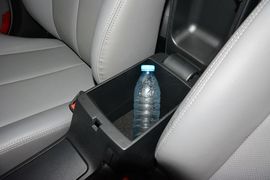 2015款现代悦动1.6L自动豪华型
