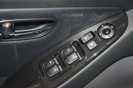 2015款现代悦动1.6L自动豪华型