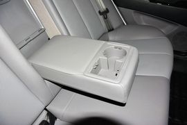 2015款现代悦动1.6L自动豪华型