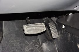2015款现代悦动1.6L自动豪华型