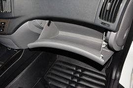 2015款现代悦动1.6L自动豪华型