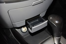 2015款现代悦动1.6L自动豪华型