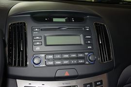 2015款现代悦动1.6L自动豪华型
