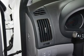 2015款现代悦动1.6L自动豪华型