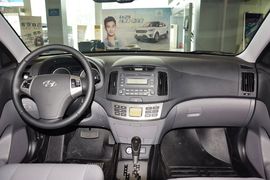 2015款现代悦动1.6L自动豪华型