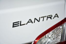 2015款现代悦动1.6L自动豪华型