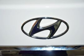 2015款现代悦动1.6L自动豪华型