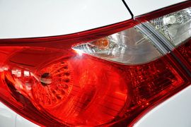 2015款现代悦动1.6L自动豪华型