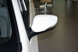 2015款现代悦动1.6L自动豪华型