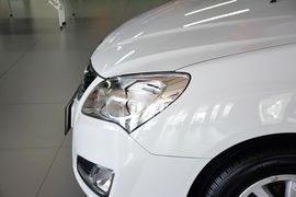 2015款现代悦动1.6L自动豪华型