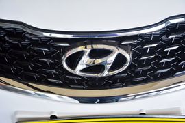 2015款现代悦动1.6L自动豪华型