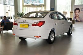 2015款现代悦动1.6L自动豪华型