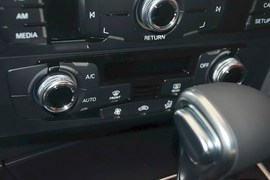 2015款奥迪A4L