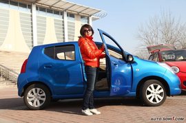 2009款铃木奥拓对比奇瑞QQ