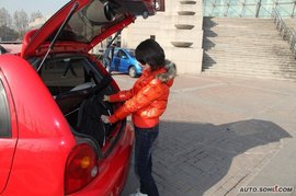 2009款铃木奥拓对比奇瑞QQ