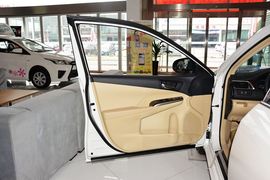2015款丰田凯美瑞Hybrid