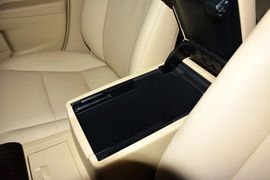 2015款丰田凯美瑞Hybrid