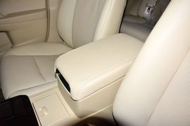 2015款丰田凯美瑞Hybrid