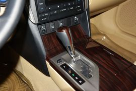 2015款丰田凯美瑞Hybrid