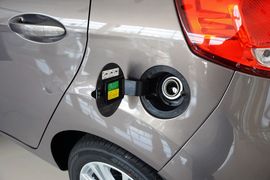 2013款福特嘉年华1.5L手动时尚型