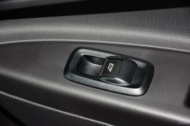 2013款福特嘉年华1.5L手动时尚型