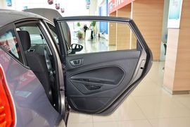 2013款福特嘉年华1.5L手动时尚型