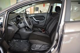 2013款福特嘉年华1.5L手动时尚型