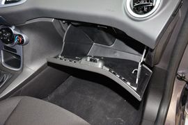 2013款福特嘉年华1.5L手动时尚型