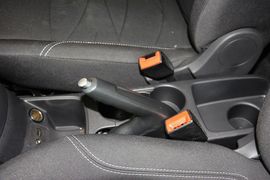 2013款福特嘉年华1.5L手动时尚型