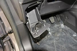 2013款福特嘉年华1.5L手动时尚型