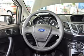 2013款福特嘉年华1.5L手动时尚型