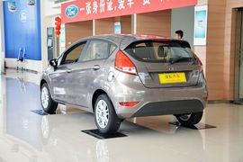2013款福特嘉年华1.5L手动时尚型